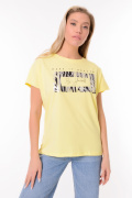 желтый фото Женская футболка 900681 купить в Одессе по оптовым ценам